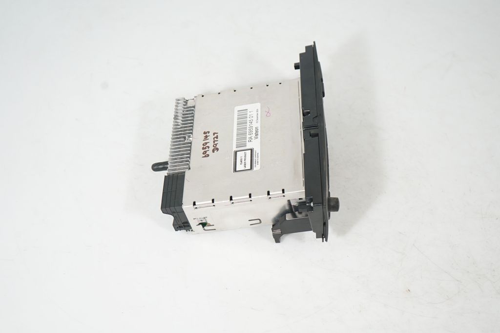 Radio/CD/DVD/GPS head unit (4)