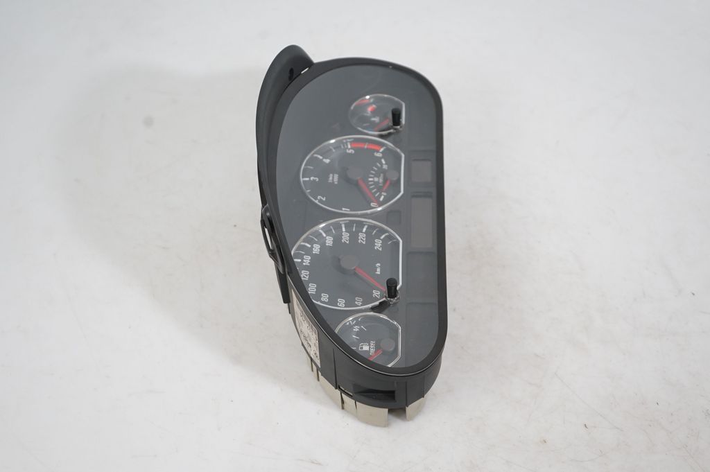 Speedometer (instrument cluster) (4)