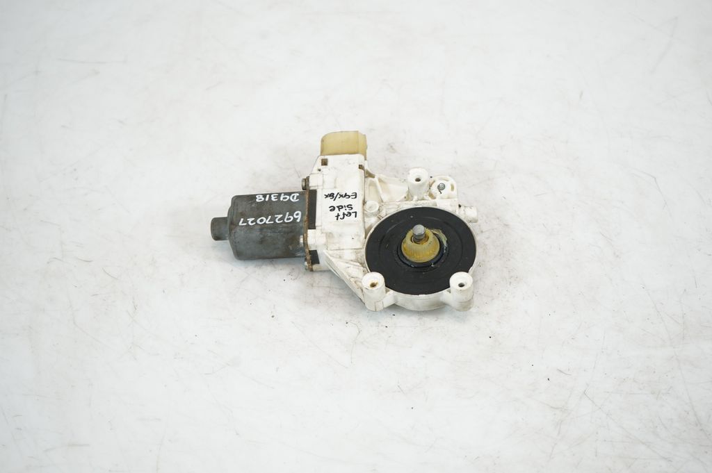 Front door window regulator with motor (3)