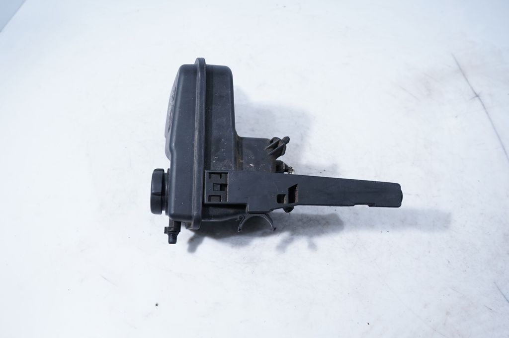 Coolant expansion tank/reservoir (6)