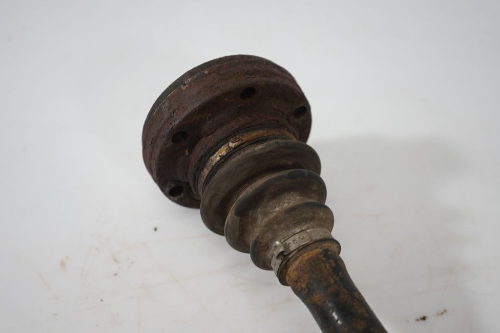 Rear driveshaft (6)