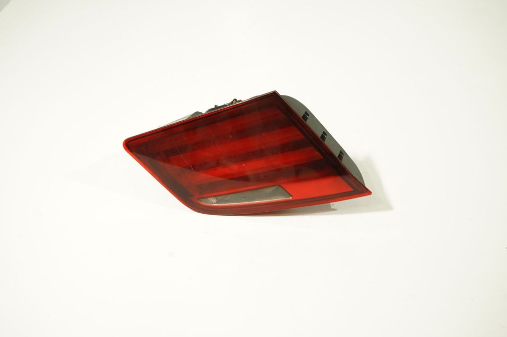 Tailgate rear/tail lights (6)