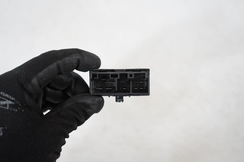 Seat control module (6)