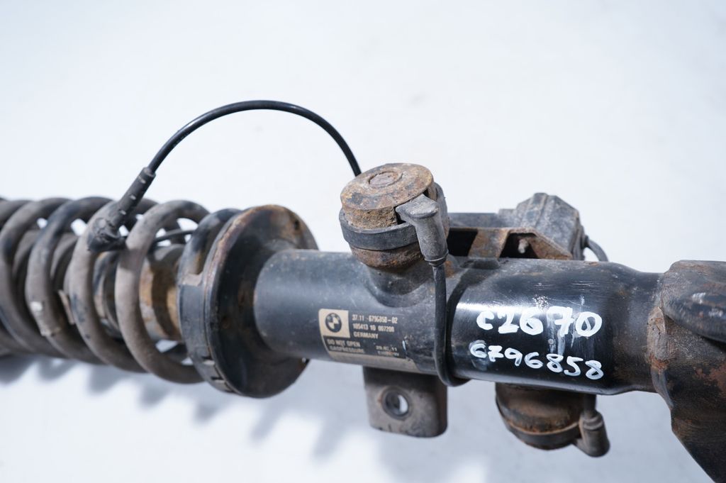 Front shock absorber with coil spring (6)