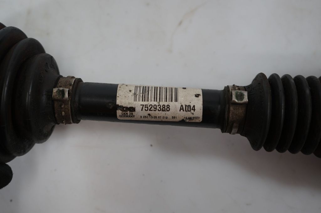 Front driveshaft (8)