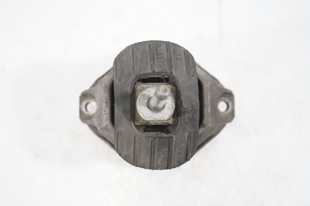 Engine mount bracket (7)