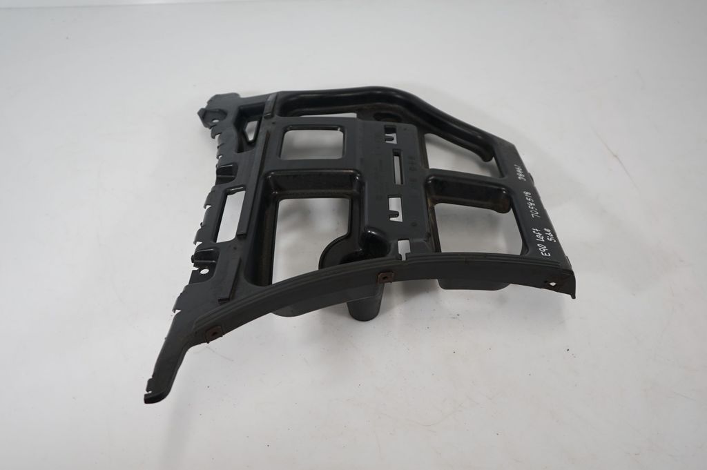 Rear bumper mounting bracket (4)