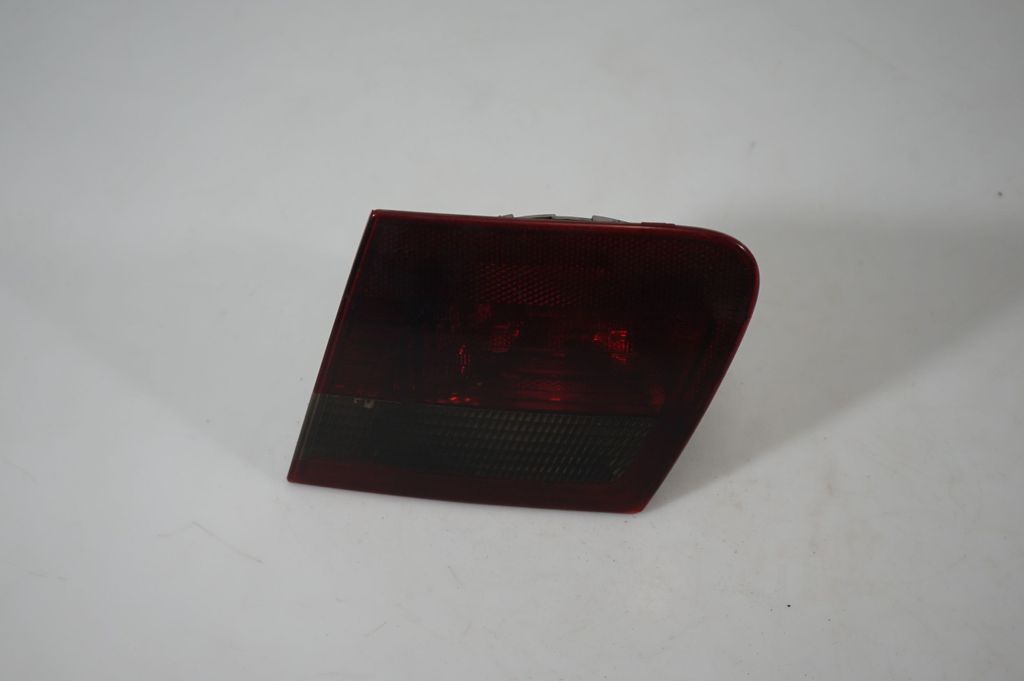 Tailgate rear/tail lights