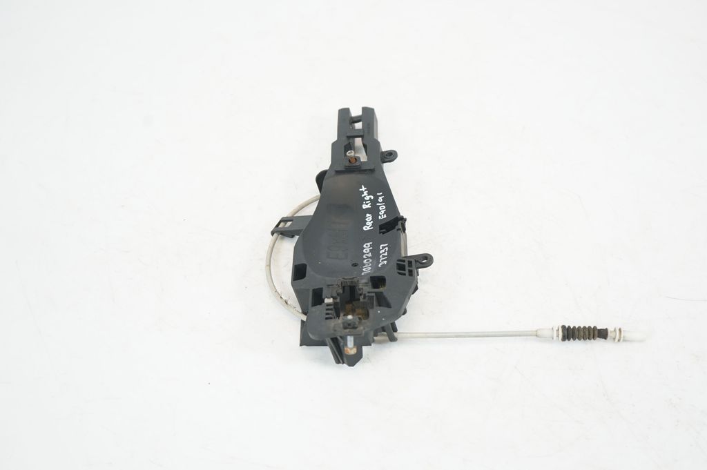 Rear door exterior handle/bracket (4)