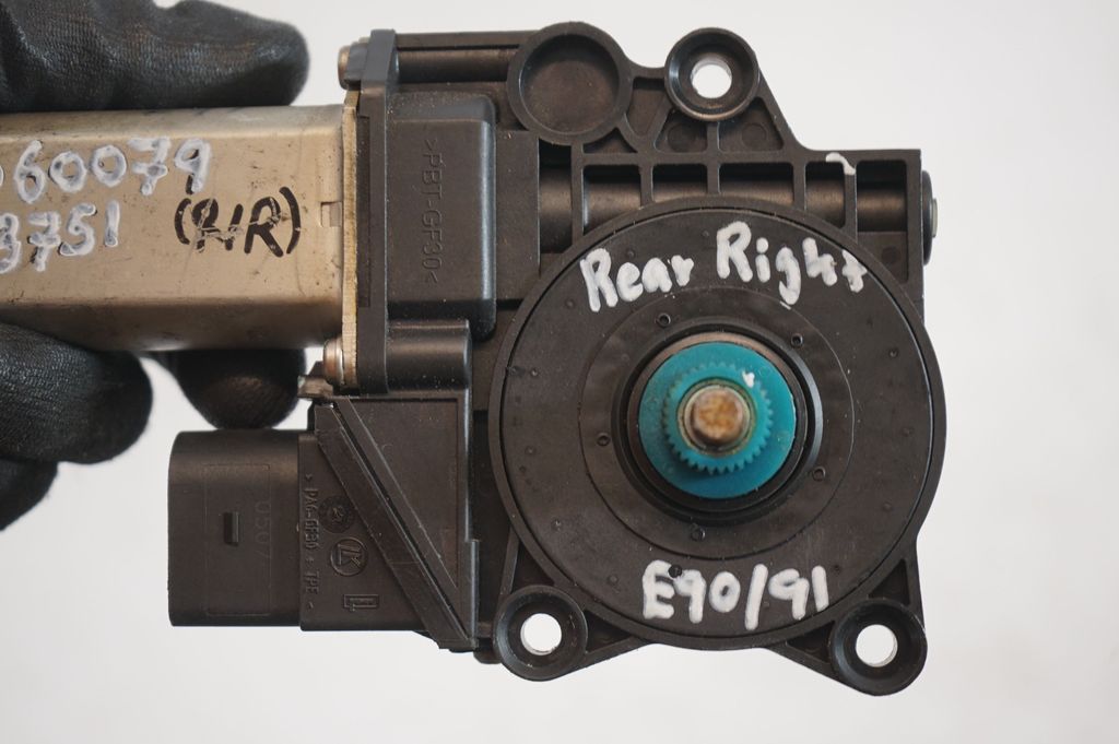 Rear door window regulator with motor (8)