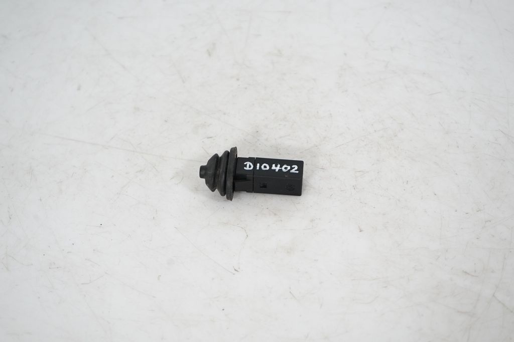 Fuel tank cap lock (5)