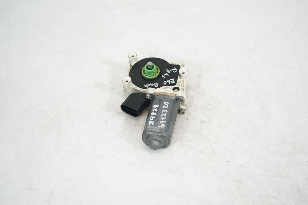 Rear door window regulator with motor (4)