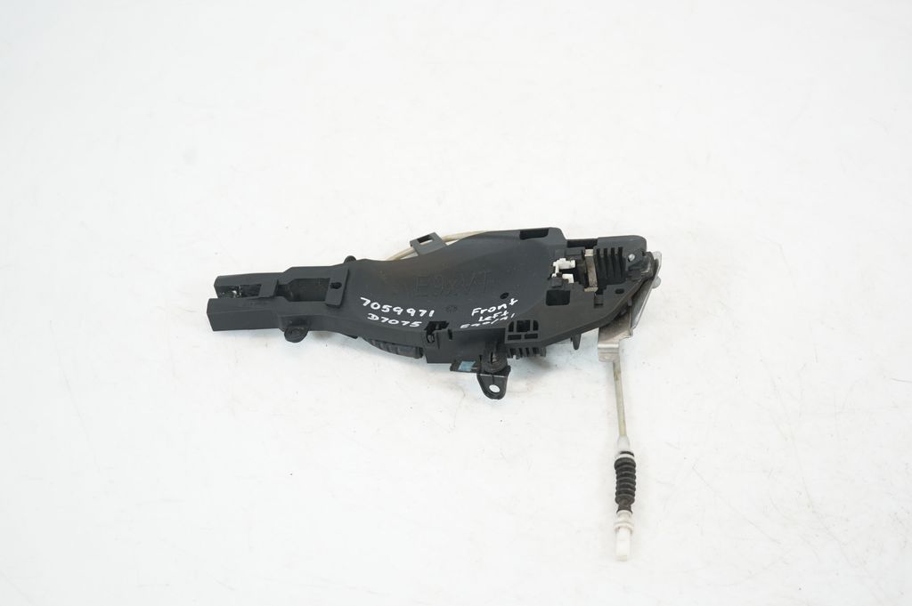 Front door exterior handle/bracket