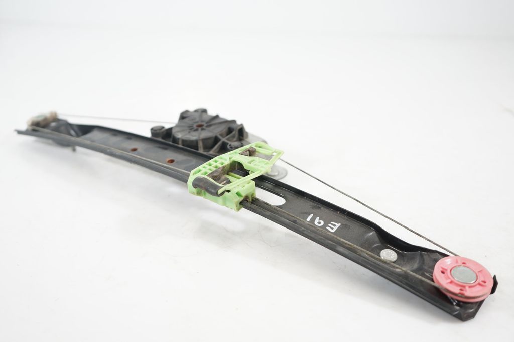 Rear door window regulator with motor (6)