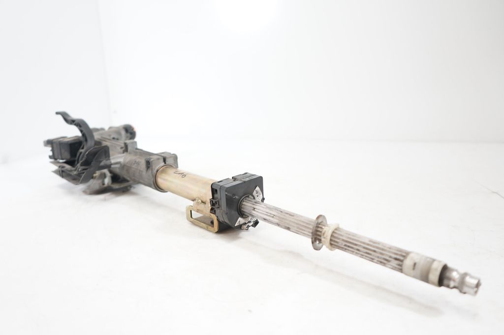 Steering wheel axle (7)