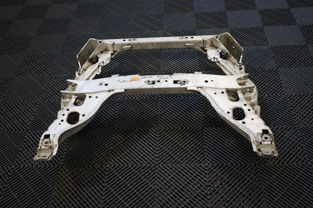 Front subframe (5)