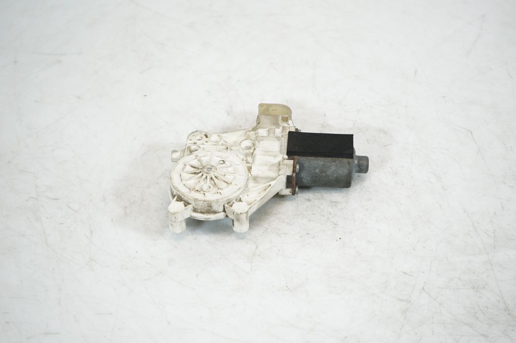 Front door window regulator with motor (5)