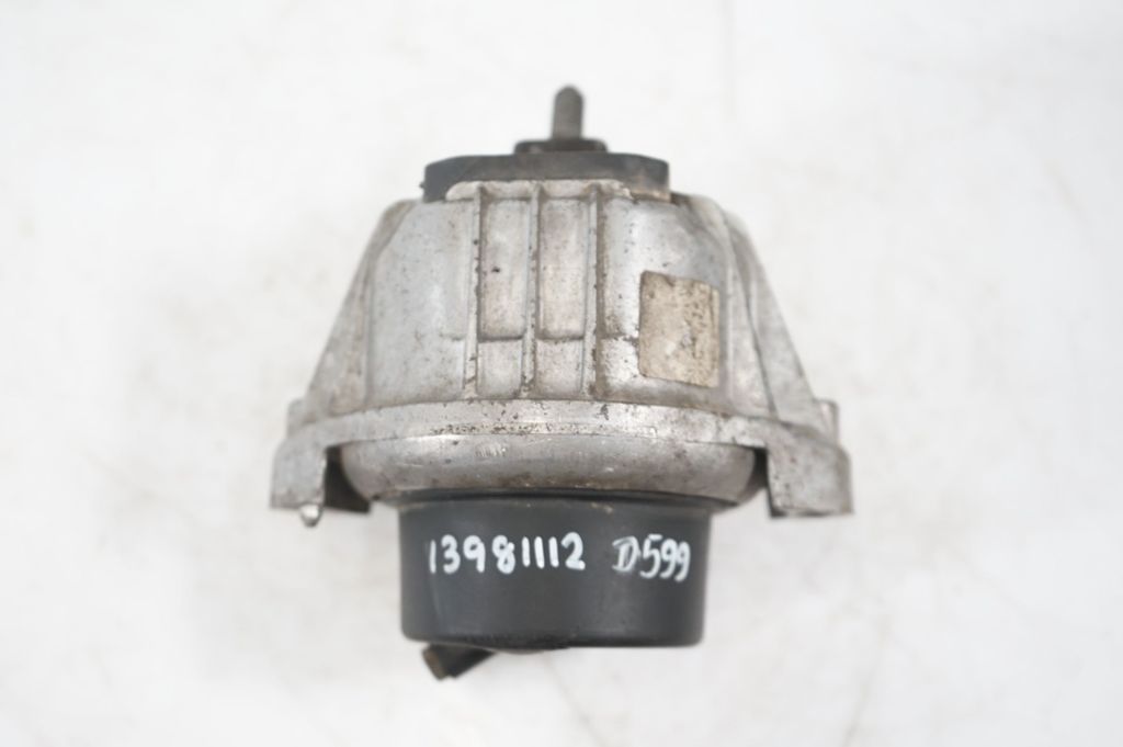 Engine mount bracket (8)