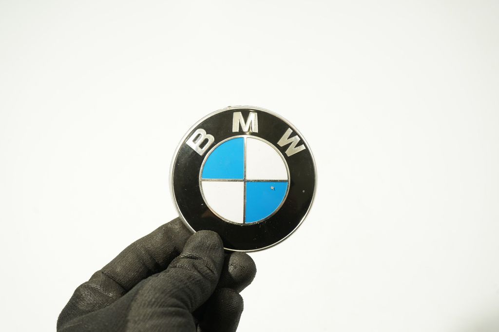 Manufacturers badge/model letters (6)
