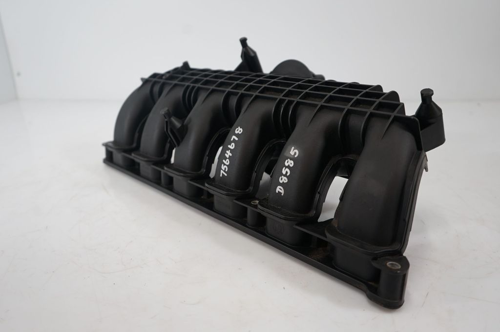 Intake manifold (8)