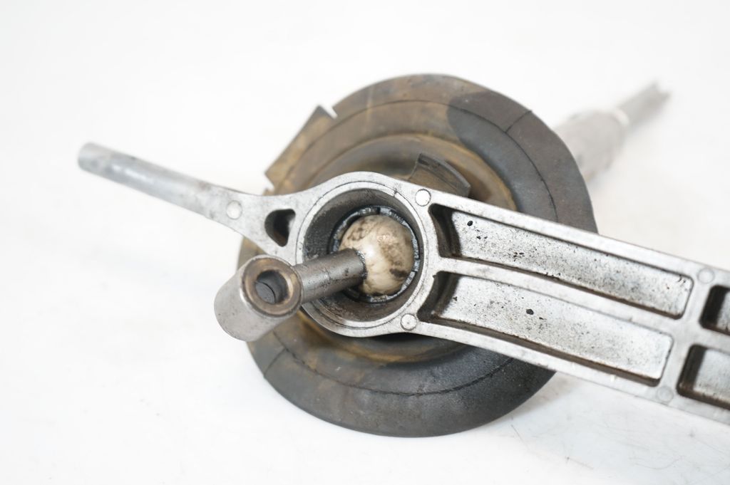 Gear shifter/selector (7)