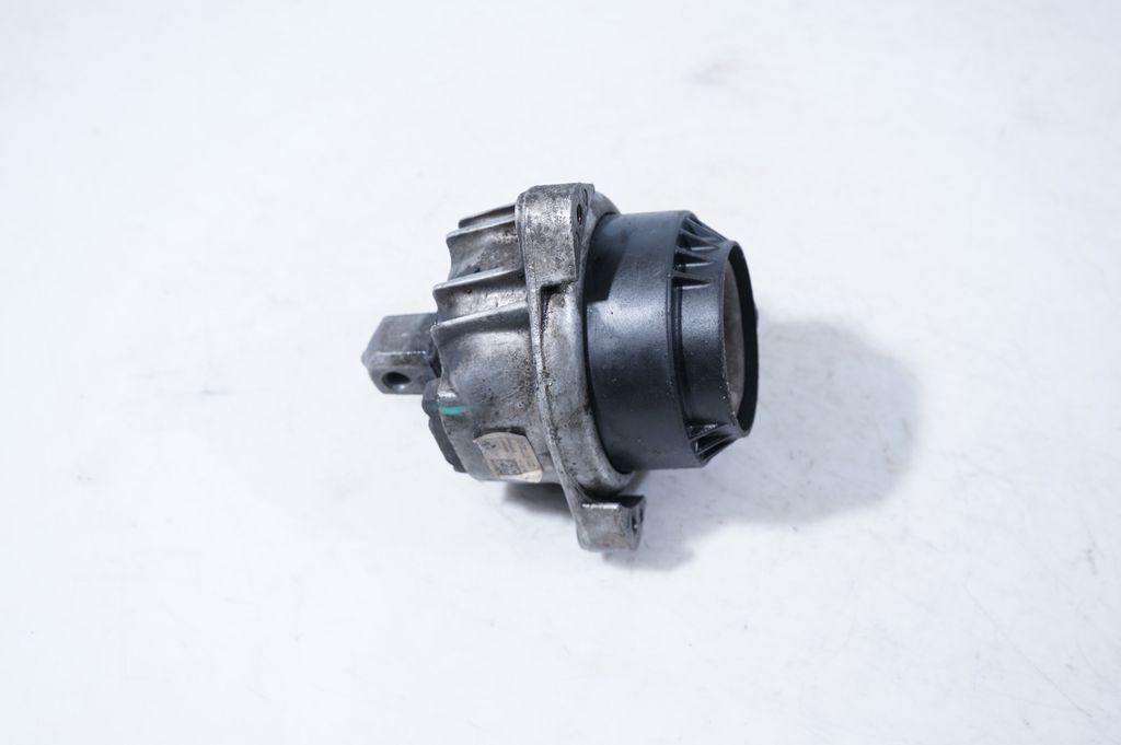 Engine mount bracket (4)