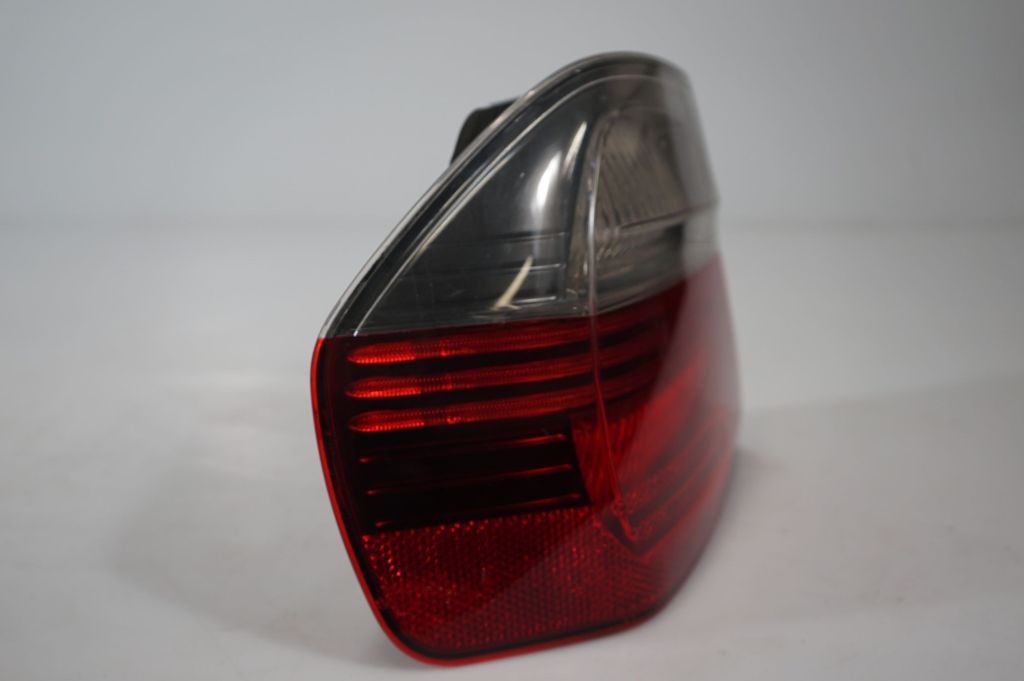 Rear/tail lights (8)