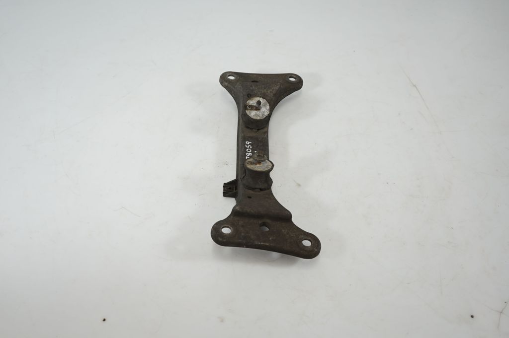 Gearbox mounting bracket (4)
