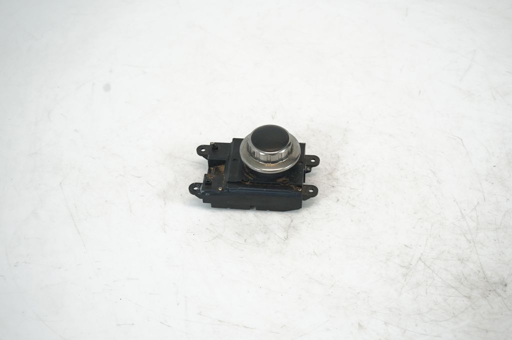 Head unit multimedia control (2)