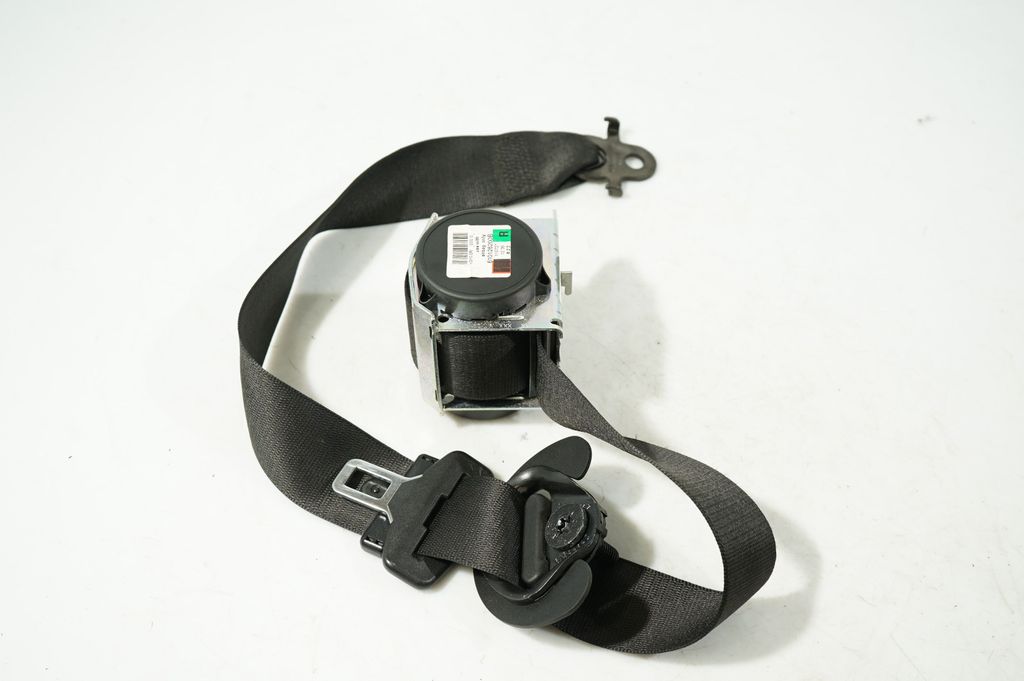 Front seatbelt (2)