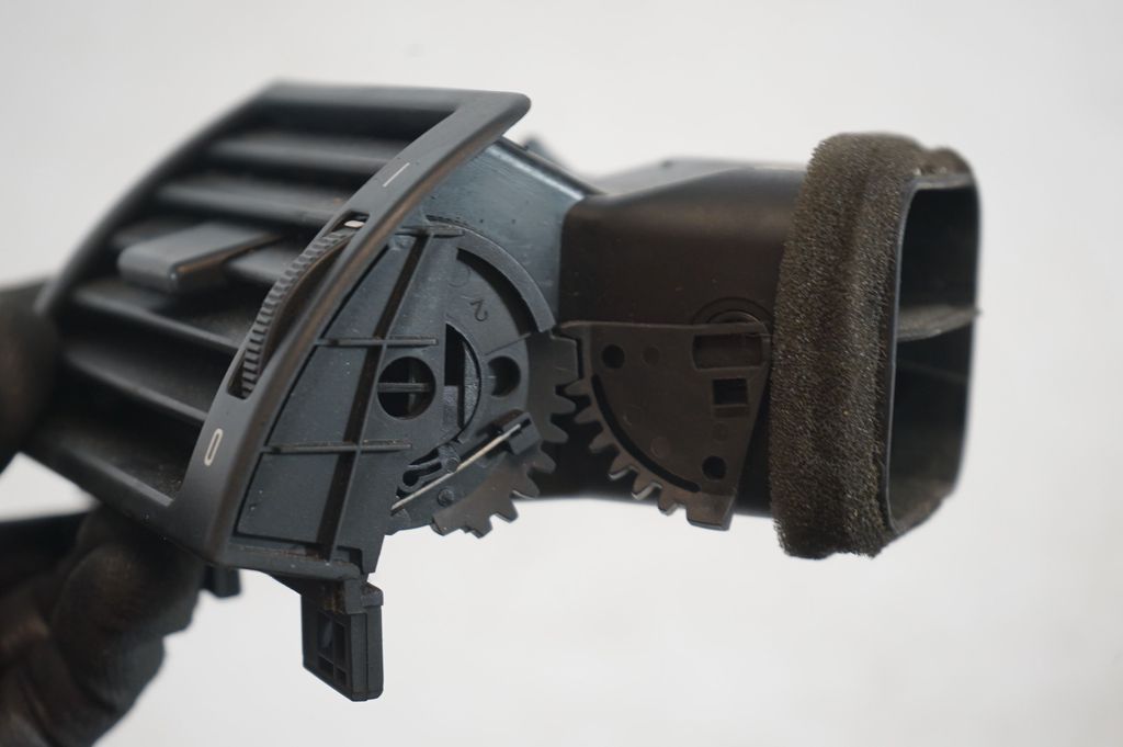 Dashboard side air vent grill/cover trim (6)