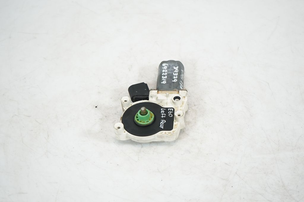 Rear door window regulator motor (2)