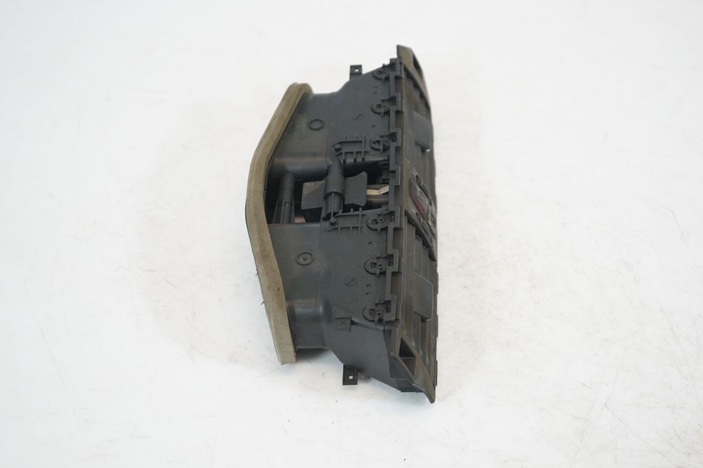Dash center air vent grill (4)