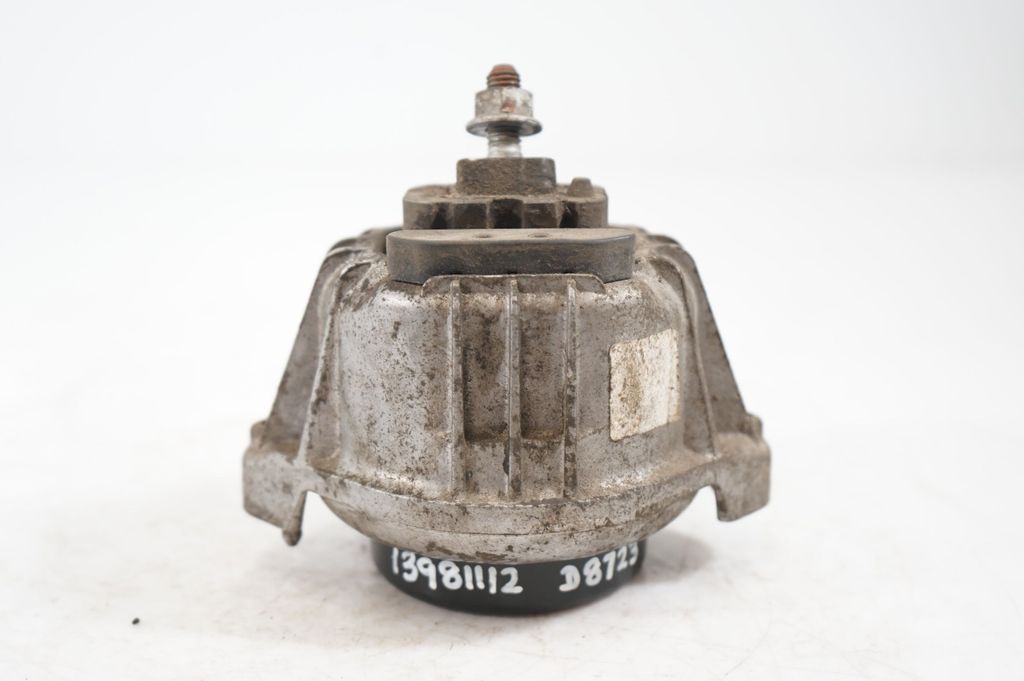 Engine mount bracket (5)