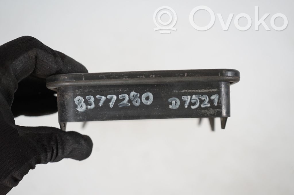 Quarter panel pressure vent (8)