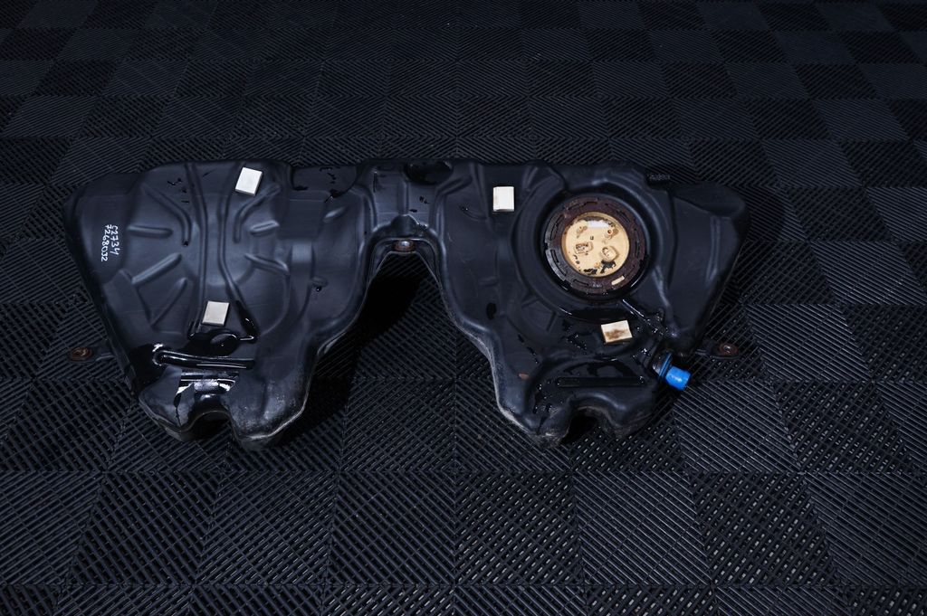 Fuel tank (3)
