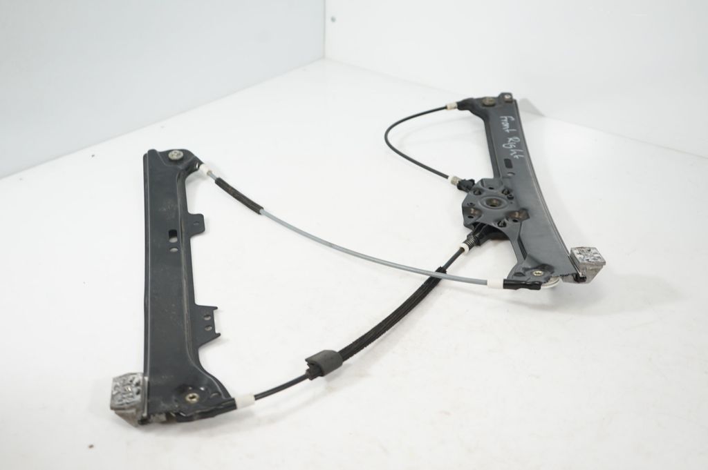 Front door window regulator with motor (6)