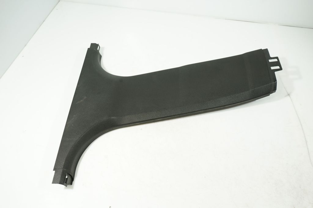 (B) pillar trim (bottom) (2)
