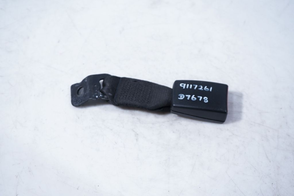 Rear seatbelt buckle (6)
