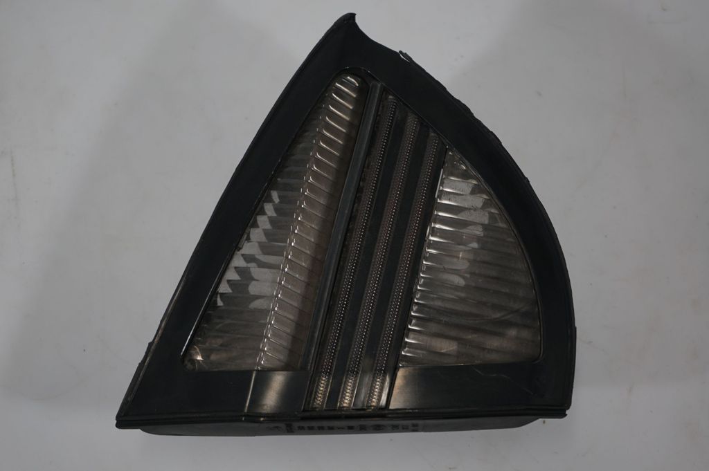 Tailgate rear/tail lights (5)