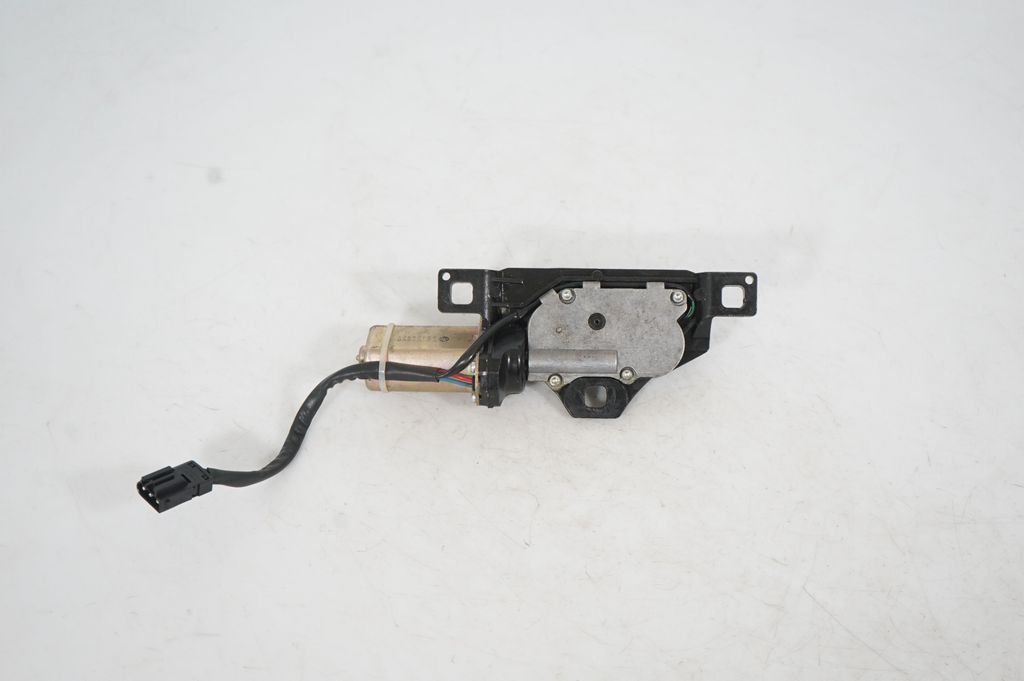 Tailgate/trunk/boot lift motor (5)