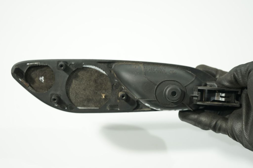 Front door interior handle (8)