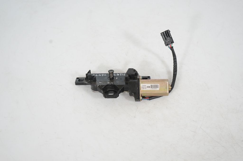 Tailgate/trunk/boot lift motor (3)