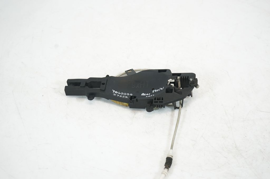 Rear door exterior handle/bracket