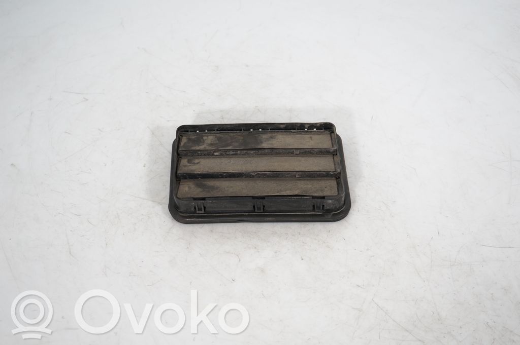 Quarter panel pressure vent (5)