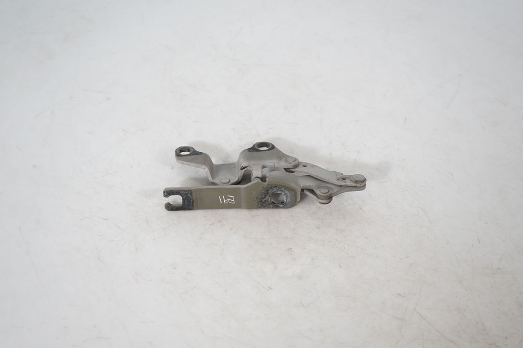 Engine bonnet/hood hinges (5)