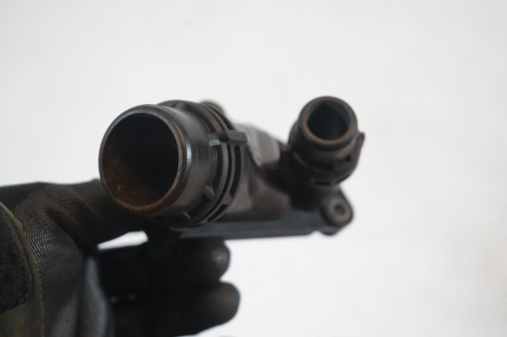 Engine coolant pipe/hose (7)