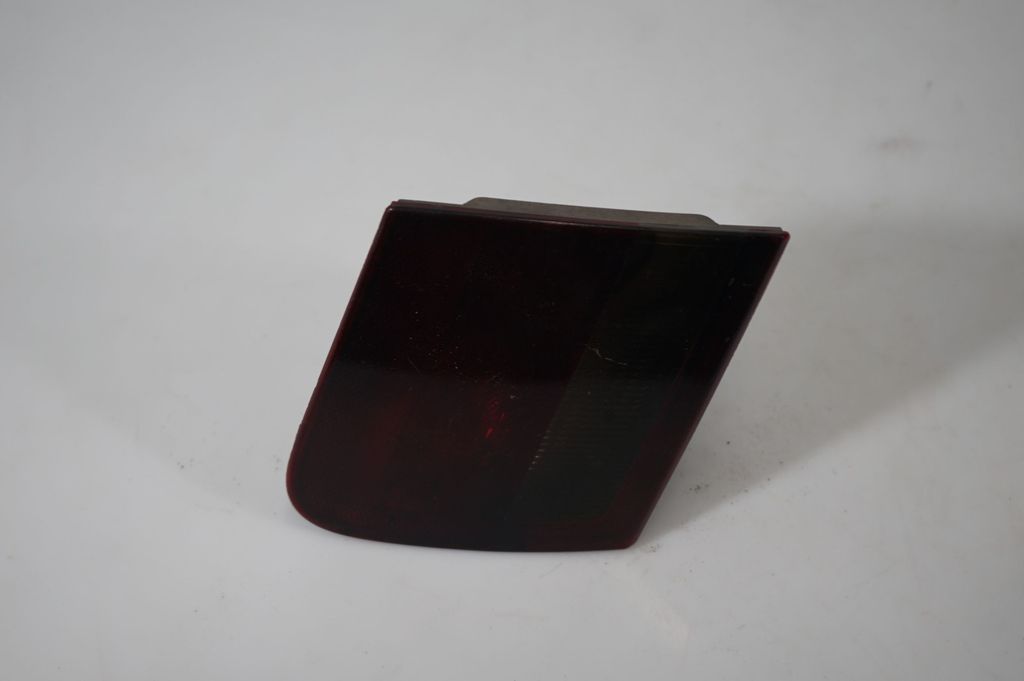 Tailgate rear/tail lights (4)