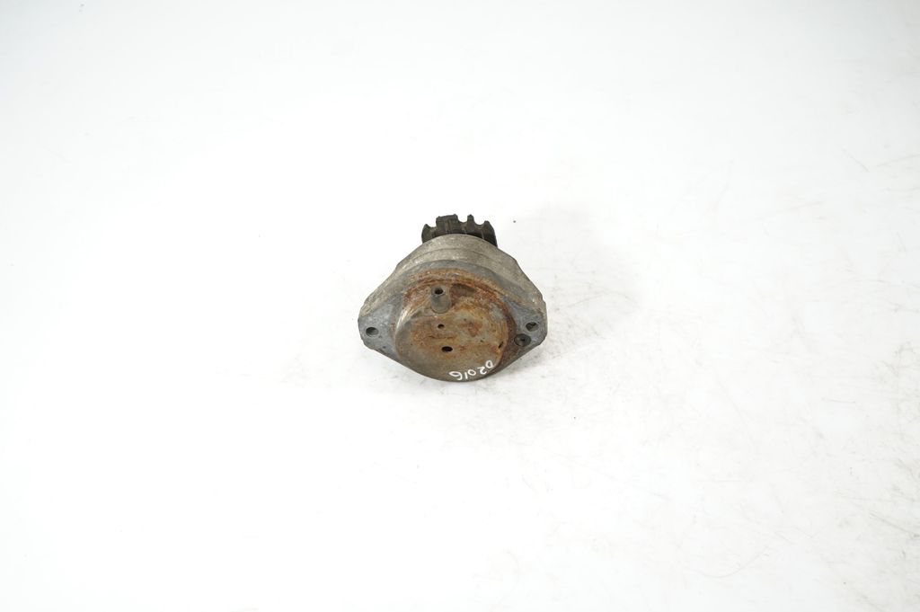 Engine mount bracket (3)