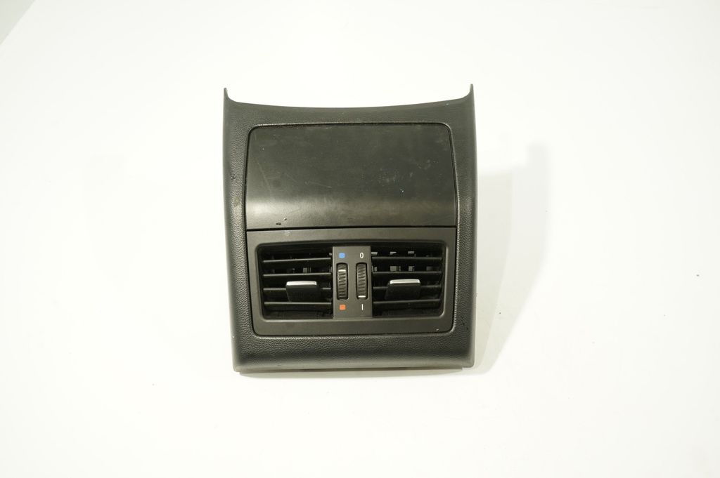 Rear air vent grill (6)